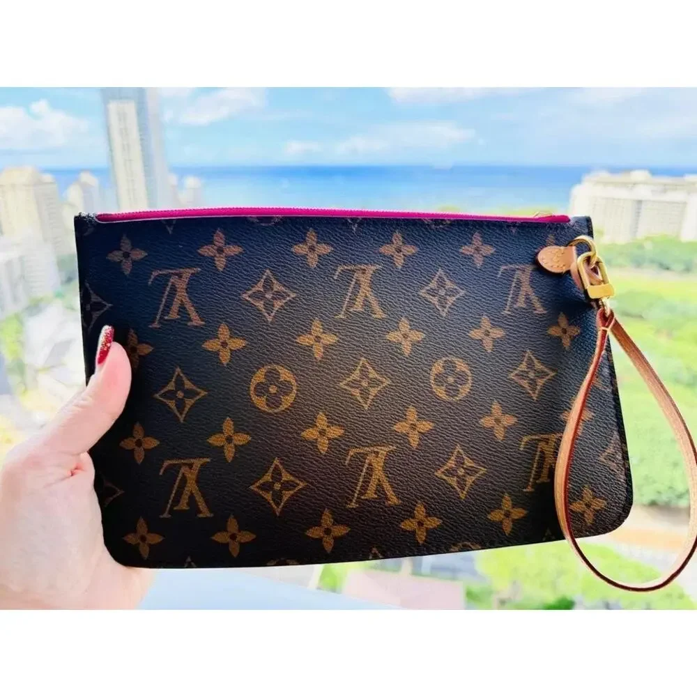Louis Vuitton HAWAII Pochette MM Pouch Wristlet Hot Pink Monogram Maui LTD RARE